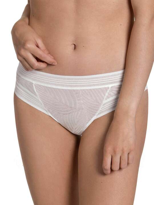 22246LI Helen Lisca Brief White face