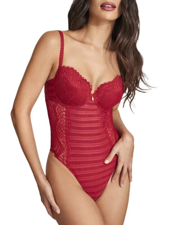 90852SE Body string Davinia Selmark Rouge face