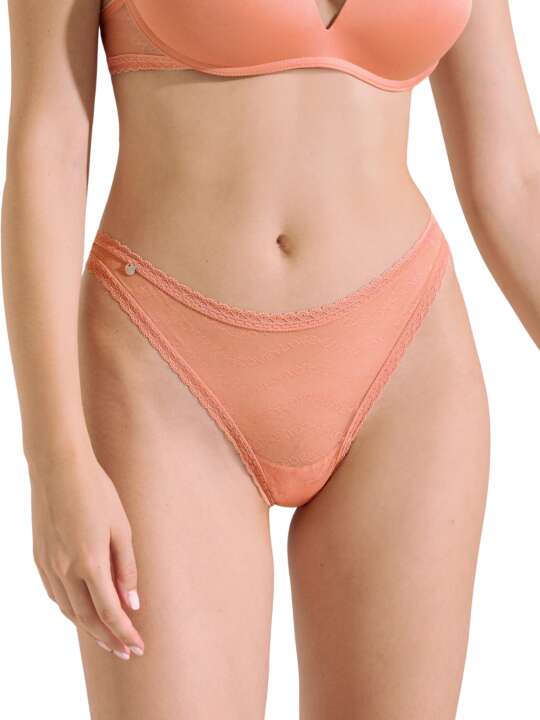62577LI Brazilian low-cut Honey Lisca Cheek Coral face