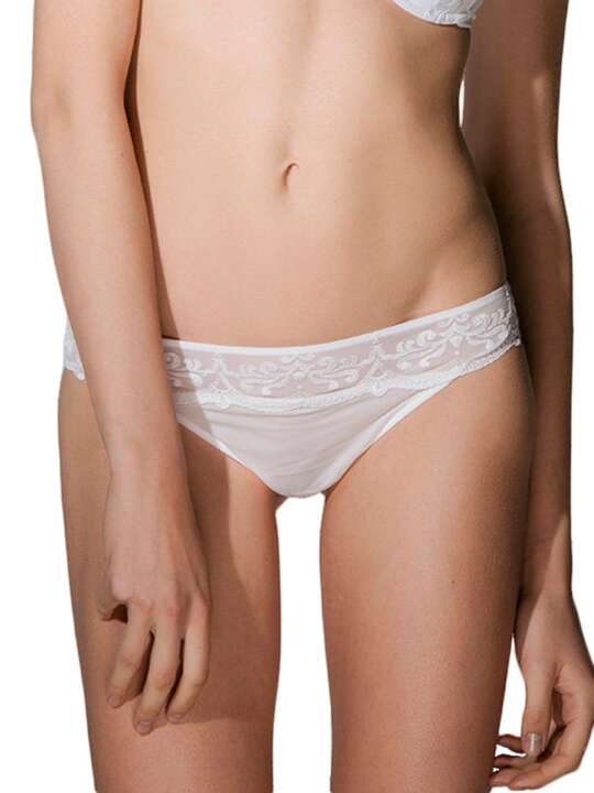 24011LU Brazilian Gothic Luna White face